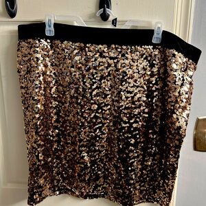 Gold sequined pencil skirt! (Plus)